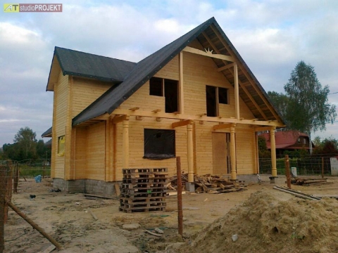Projekt domu drewnianego z bala z garażem